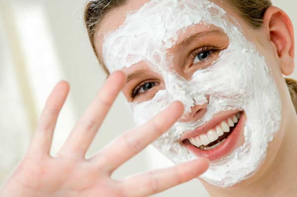 woman-with-homeade-facial-mask
